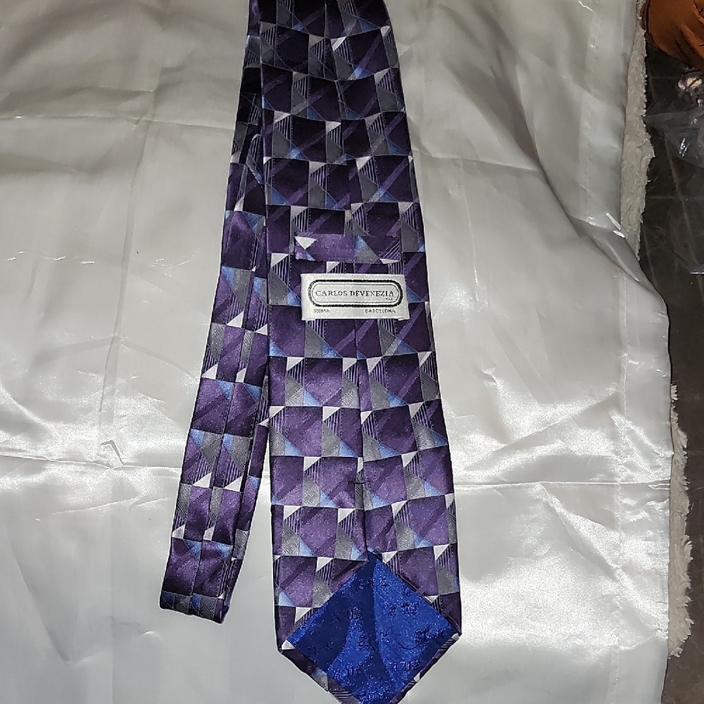 Elegant Purple Silk Geometric Tie - Picture 3 of 4